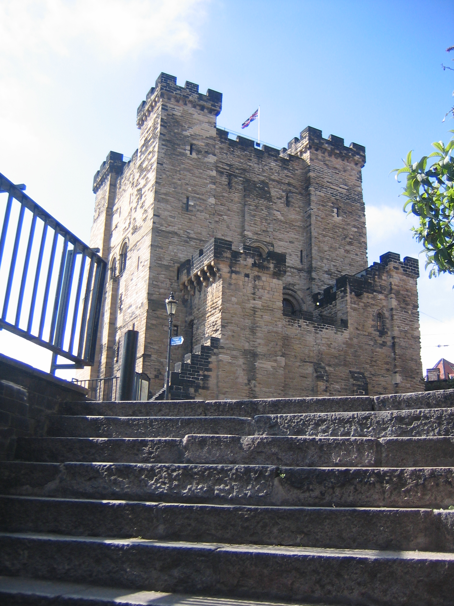 Image-Newcastle_castle_keep_2.jpg