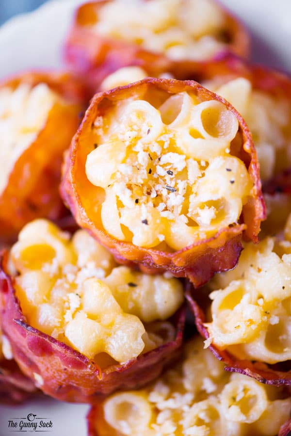 Bacon-Macaroni-and-Cheese-Bites.jpg