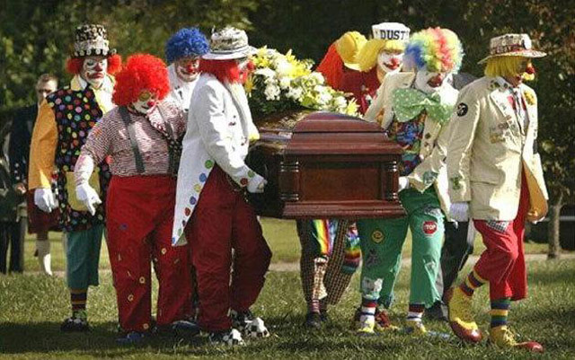 awkward-family-clown-funeral.jpg