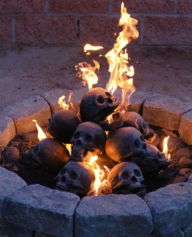 fire-pit-skulls-1.jpg
