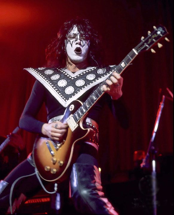 -Ace-Frehley-ace-frehley-27078116-582-720.jpg