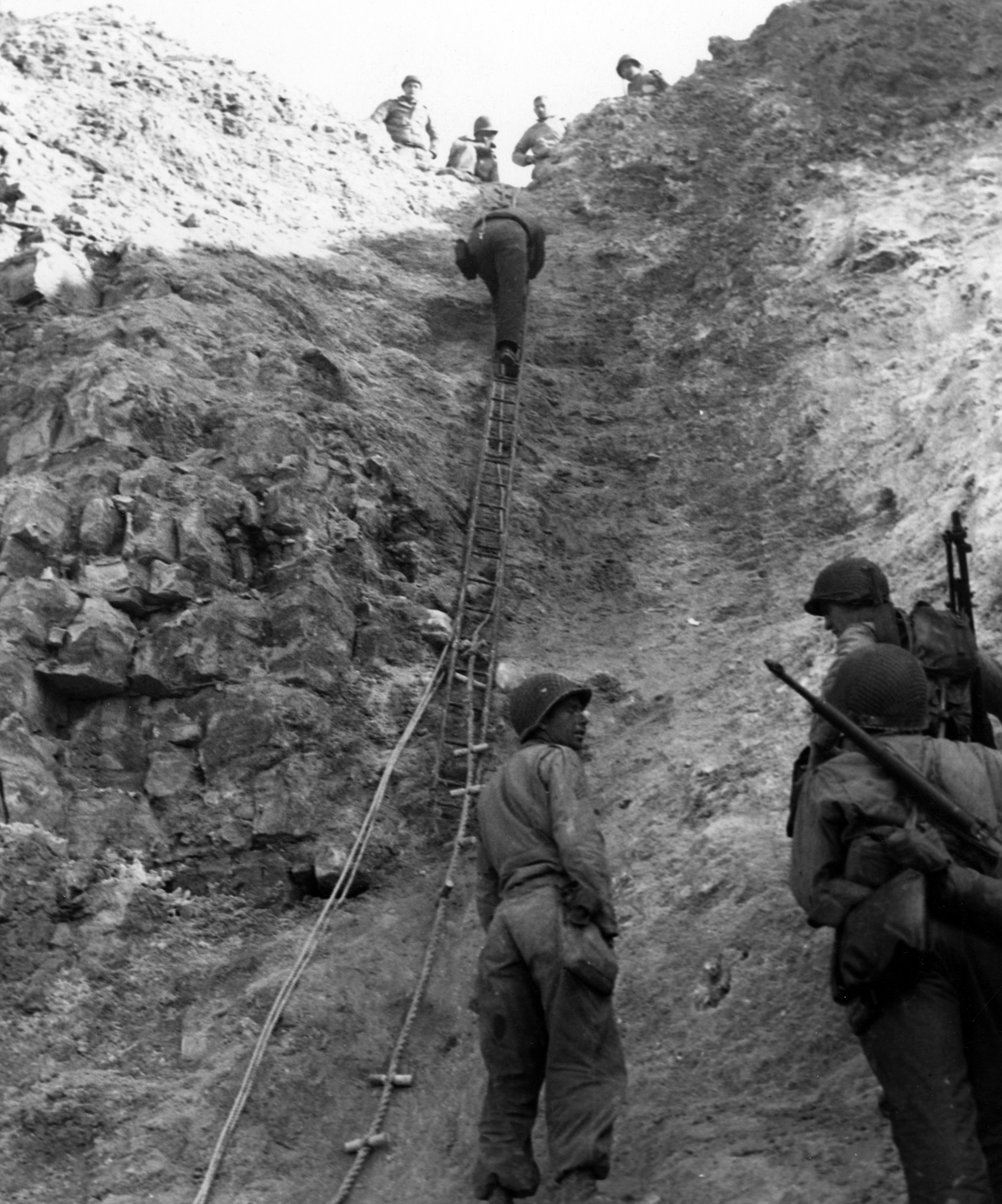 Rangers-pointe-du-hoc.jpg