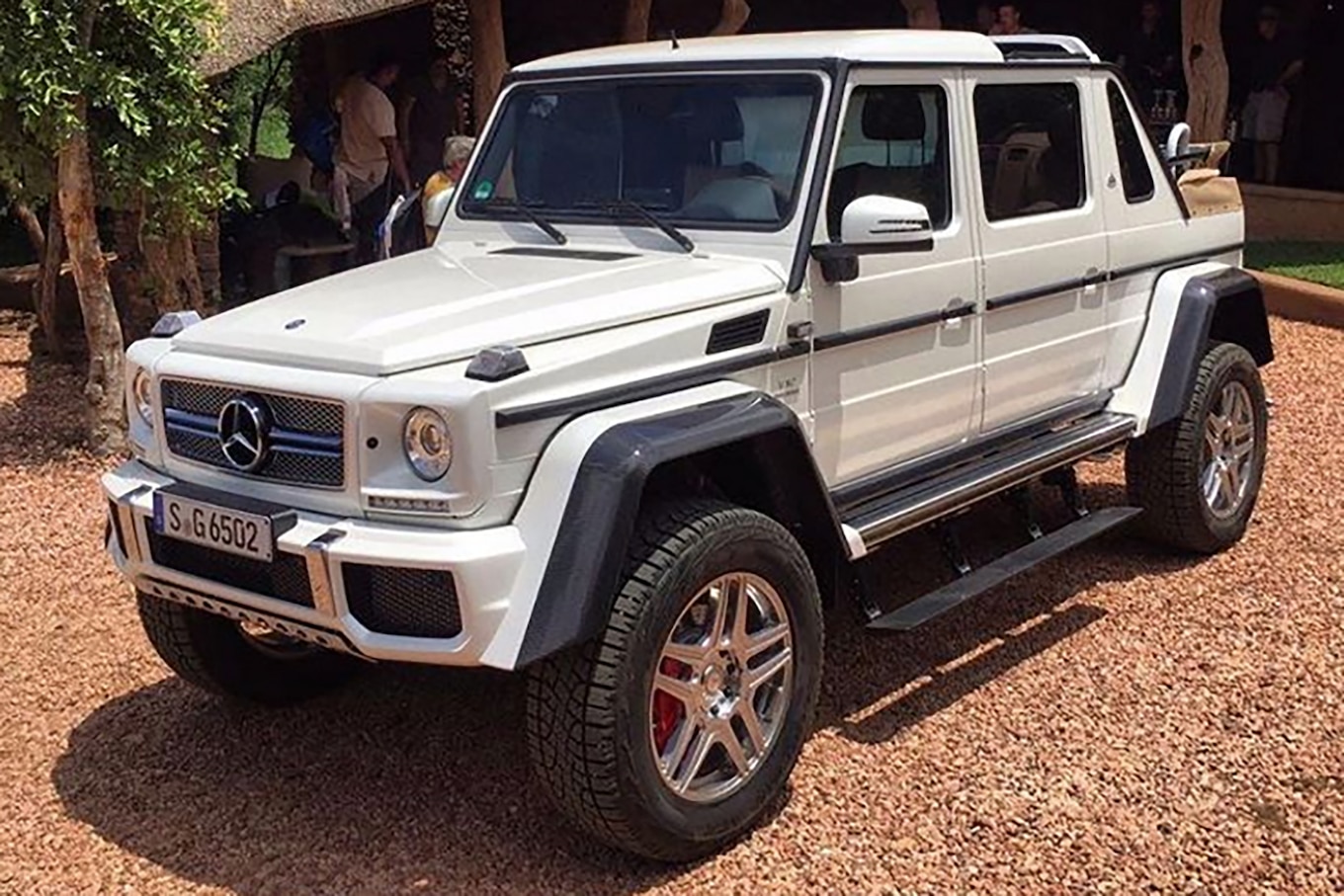 Mercedes-Maybach-G650-Landaulet-via-AutoMailRU.jpg