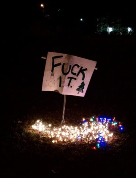 bad-christmas-decorations.jpg