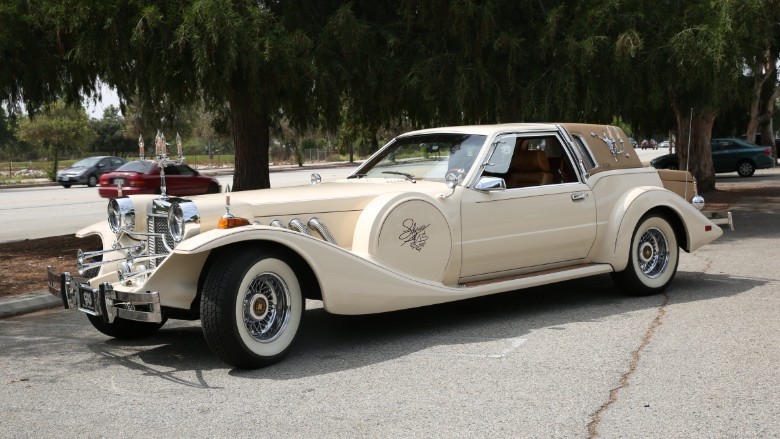 151126165132-liberace-candelabra-car-780x439.jpg