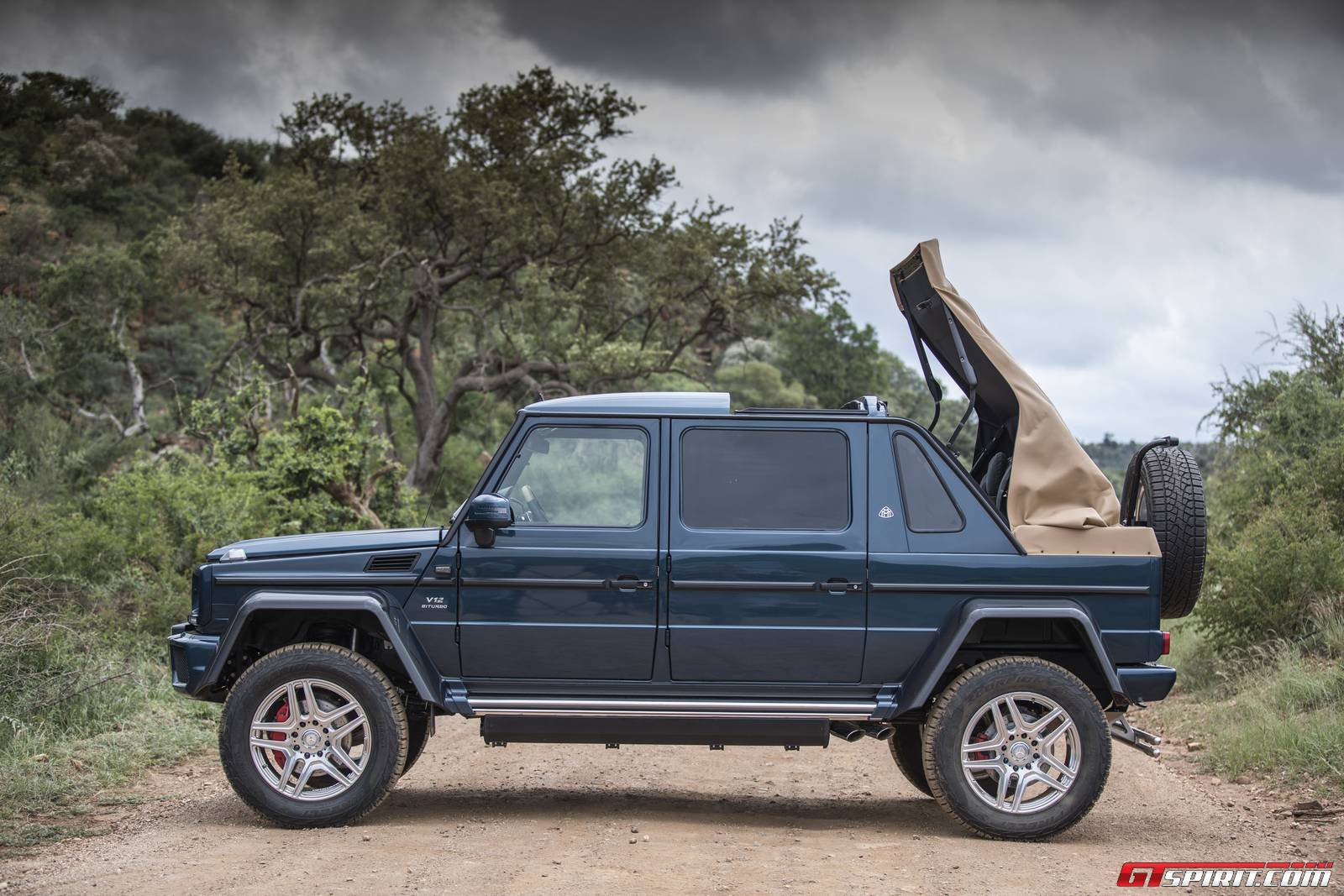 Mercedes-Maybach-G650-Landaulet-3.jpg