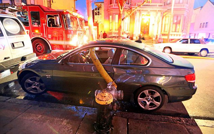 Firefighters-Break-Windows-Car-Parking-Fire-Hydrants-5b7e5ab03a3d6__700.jpg